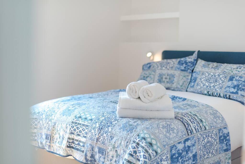 Stunning Two Bed Apartment Rh8 لندن المظهر الخارجي الصورة